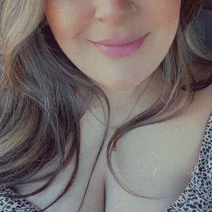 Meet your Posher, Justina